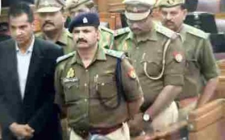 यूपी विधानसभा में IAS समेत छह पुलिसकर्मियों को सुनाई गई सजा