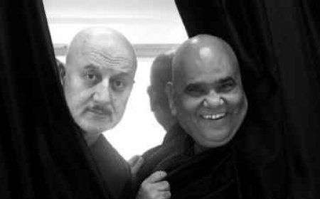 दिग्गज अभिनेता सतीश कौशिक का निधन, अनुपम खेर ने किया भावुक ट्वीट