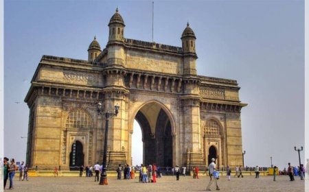 गेटवे ऑफ इंडिया! के नींव से लेकर दीवारों में आई दरारें