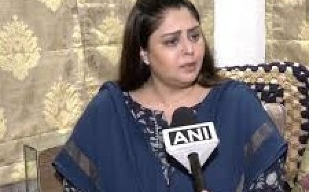 मशहूर बॉलीवुड एक्ट्रेस नगमा (Nagma) को साइबर ठगों ने चुना लगाया है