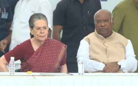 कांग्रेस की 124 उम्मीदवारों की लिस्ट जारी, खड़गे के बेटे का भी नाम