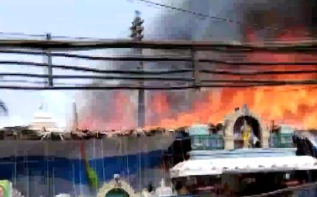राम नवमी के दिन गोदावरी में बड़ा हादसा, मंदिर के पंडाल में लगी आग