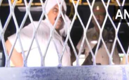 मीडिया से बोला अतीक, मेरा परिवार बर्बाद कर दिया, मुझे अब सिर्फ रगड़ा जा रहा