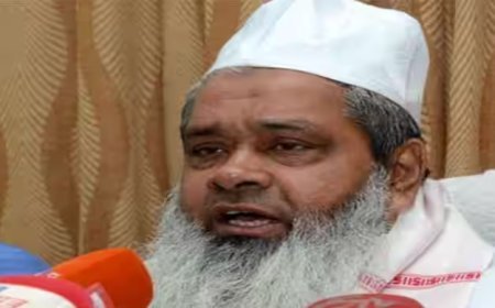 कांग्रेस ने बदरुद्दीन अजमल पर लगाया पार्टी की छवि खराब करने का आरोप