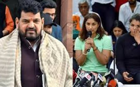 सांस चेक करने के बहाने बृजभूषण सिंह ने छुए स्तन