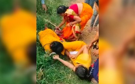 महिला हेड मास्टर और टीचर के बीच जमकर चले लात-घूसे