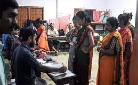 बंगाल के 700 बूथों पर सोमवार को दोबारा वोटिंग, हिंसा के बाद राज्य चुनाव आयोग का फैसला