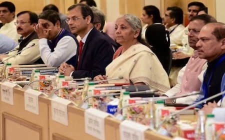 ऑनलाइन गेमिंग पर 28% जीएसटी, महंगी होंगी कारें, कैंसर की दवा और खाने-पीने के ये सामान होंगे सस्ते