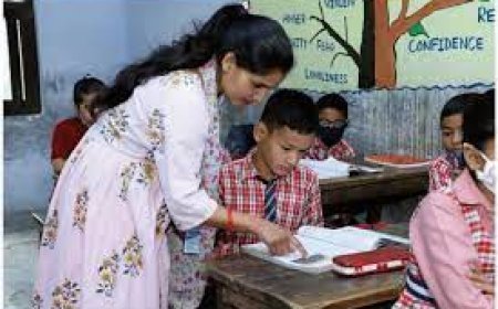 प्राइवेट स्कूलों के टीचर्स सरकारी स्कूलों के बराबर सैलरी पाने के हकदार
