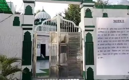 '15 दिन में हटा लें, नहीं तो चलेगा बुलडोजर', रेलवे ने दिल्ली में 2 मस्जिदों को दिए नोटिस