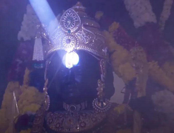 अद्भुत और अलौकिक दर्शन… सूर्य किरणों से रामलला का हुआ तिलक